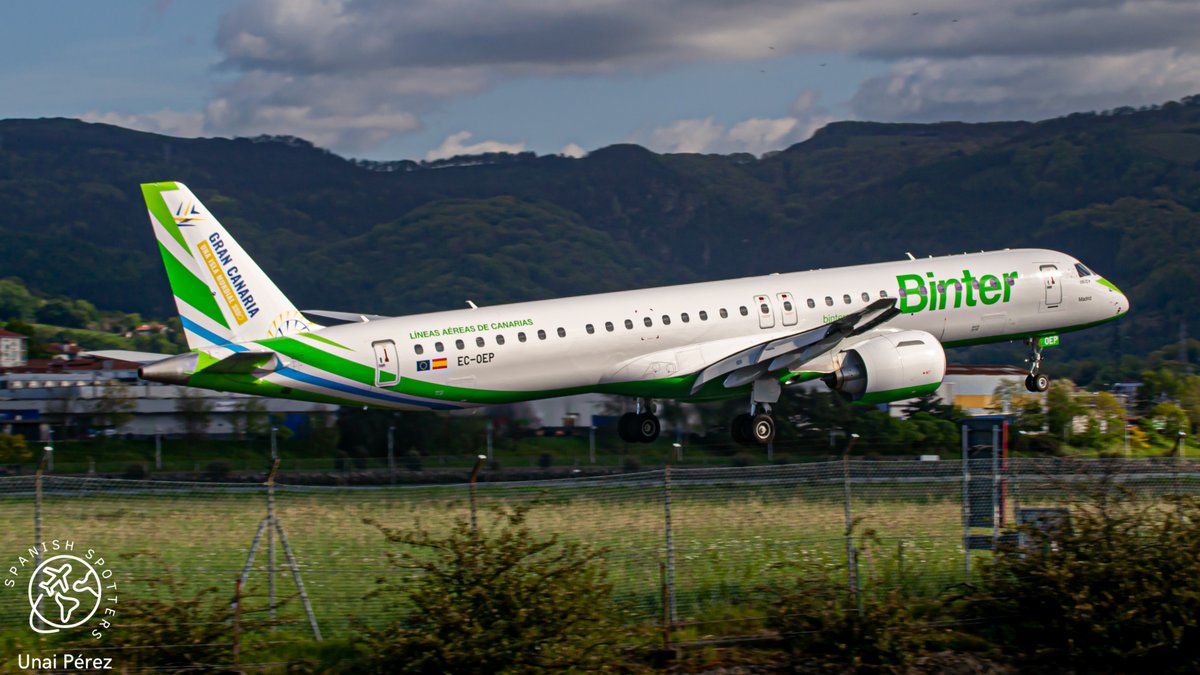 Embraer E195-E2 de @BinterCanarias aterrizando por la pista 22 de @DonostiAir Embraer E195-E2 of @BinterCanarias landing on runway 22 of @DonostiAir