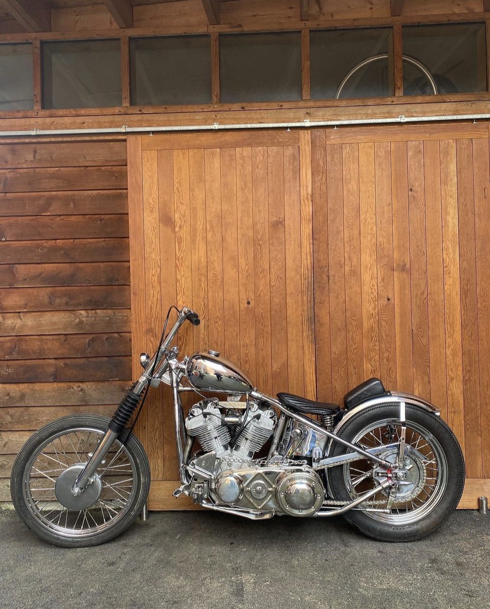 'The Phantom' 88' knuckle b-side, tons of polished OG chrome... what a beaut. @boshjedford #choppershit #choppers #knucklhead #bside #chopper #chopshit #harleydavidson #hd #harley #knuckle