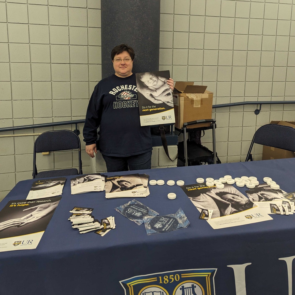 UR CTSI Director of Research Services Carrie Dykes, PhD, shared information with the community on how to participate in health research while cheering on @AmerksHockey on Friday night! Want to participate in #URochesterResearch? Check out URHealthResearch.urmc.edu.