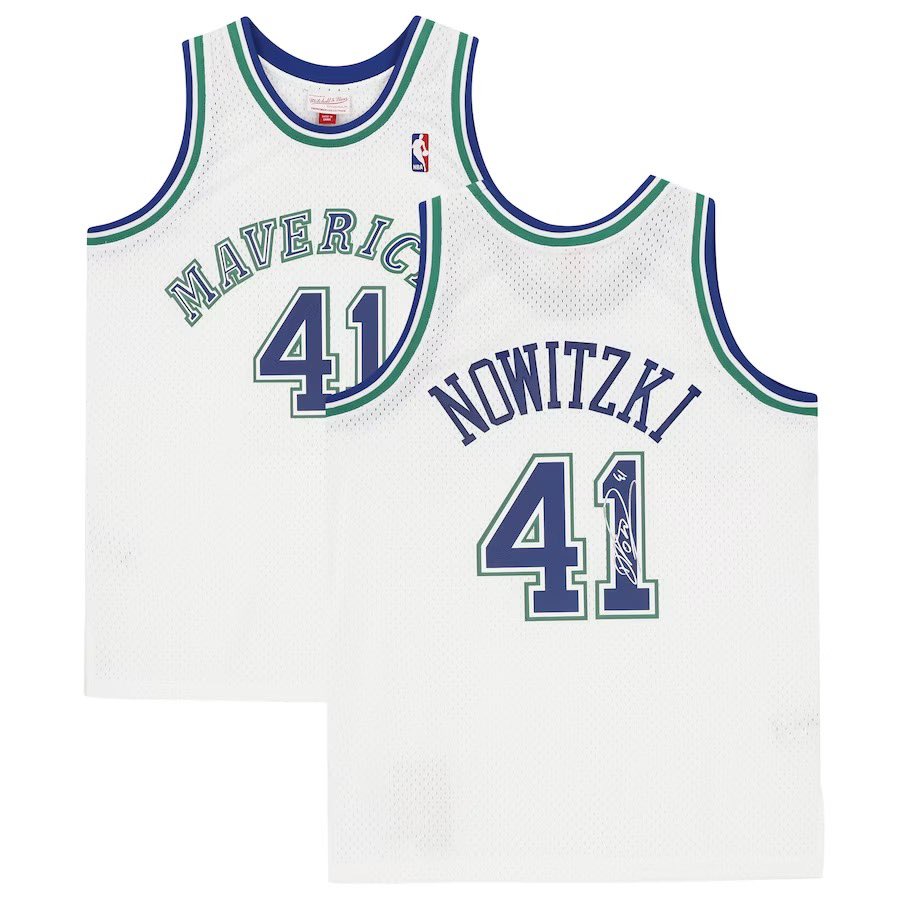 🐴 MAVS/DIRK FANS LISTEN UP🐴 @Autograph has a SIGNED Dirk Nowitzki jersey dropping on 4/25. Retail is $550+ Selling it for $41 in honor of the legend!! All you have to do is download their free app to be eligible for this AND other sweet prizes Join: link.ag.fan/nbau