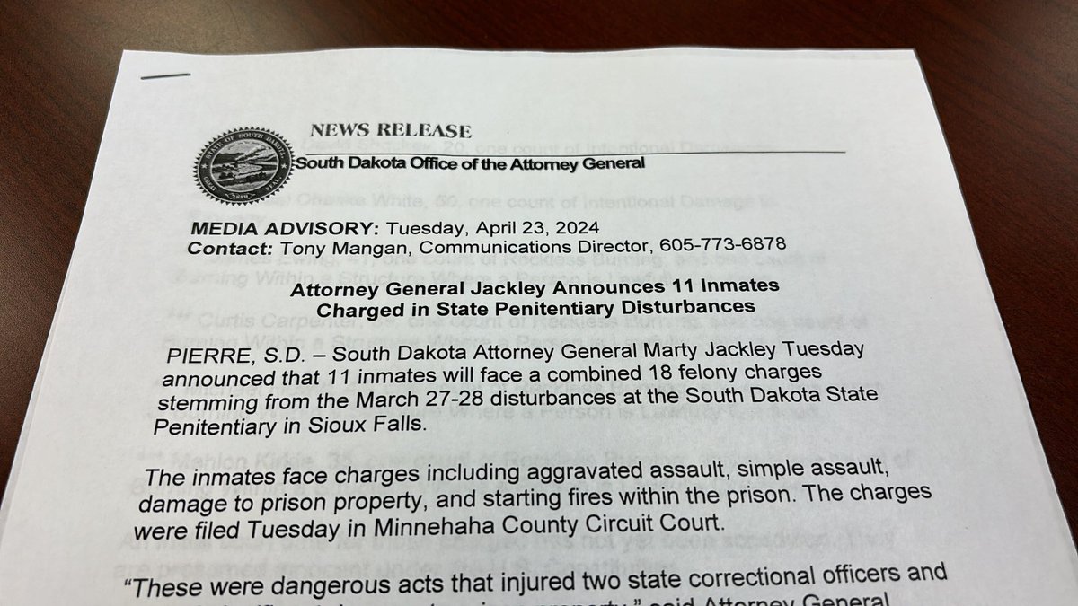 Dan Santella tweet media