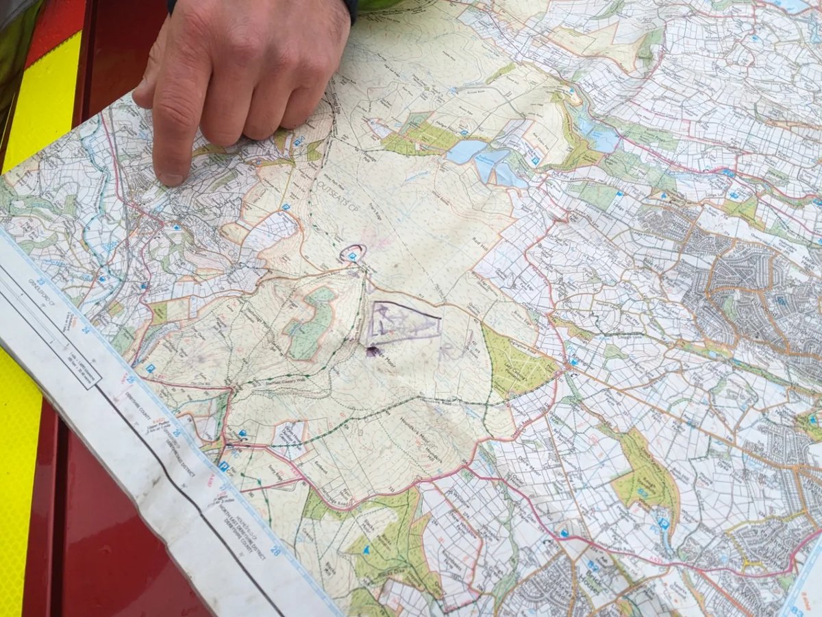 Great pictures courtesy of Dronfield Fire Station taken during the wildfire training exercise at Burbage Moor yesterday 📸 Thanks to @SYFR for hosting our crews and colleagues from @manchesterfire 🚒