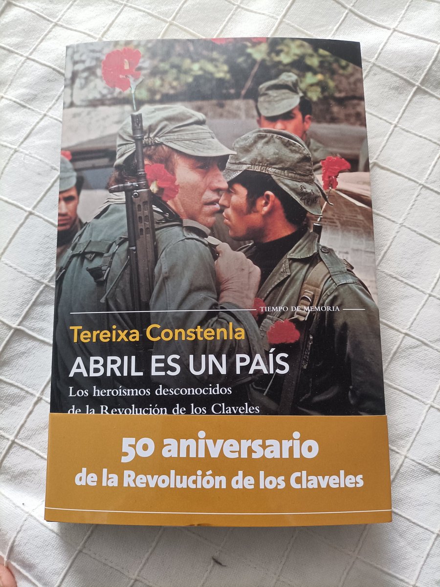 Abril es tiempo del capitán Salgueiro Maia y la Revolución de los Claveles. #DiaDelLibro . @tereixac .