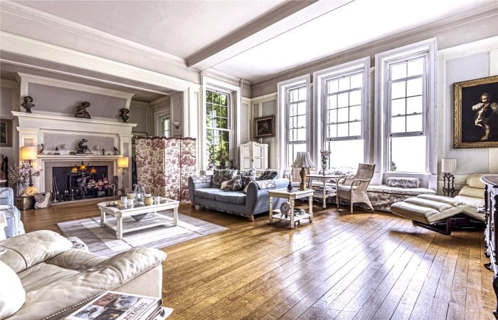 JacksonStopsTW's tweet photo. **NEW INSTRUCTION***The major portion of this #countryhouse is #forsale offering spacious and well proportioned accommodation in a peaceful and elevated position enjoying far reaching southerly views. #tunbridgewells #sussex #periodproperty
https://t.co/gO1uvuT5j6 https://t.co/al7EH3mcEJ