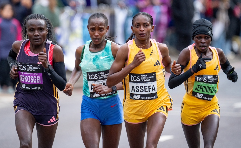 In this week's Fast Women newsletter: • A record-setting London Marathon • Gudaf Tsegay sets a high bar early • Taking risks pays off for Harvard's Victoria Bossong • The Boston Marathon isn't for everyone, but it should be 📷 Jon Super for LME fastwomen.substack.com/p/fast-women-l…