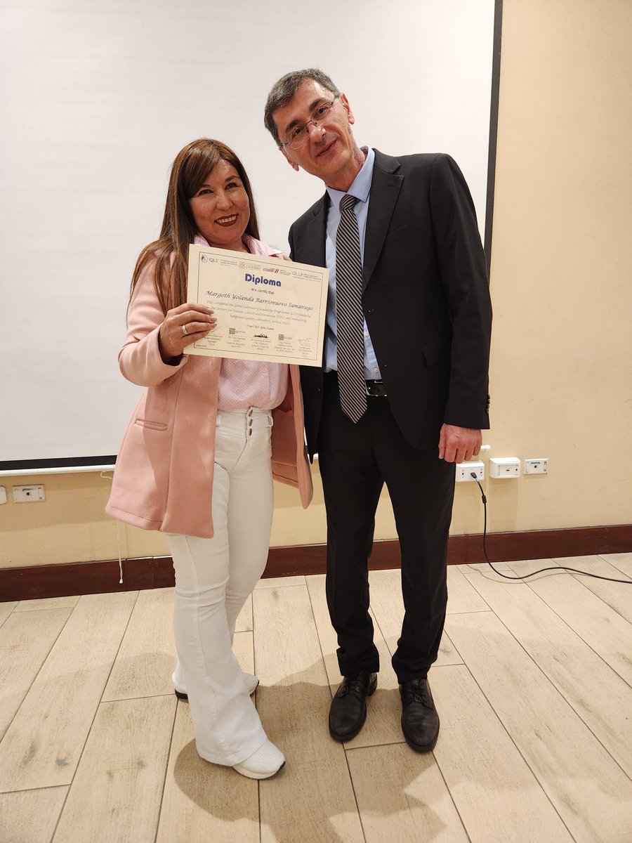 AgrocalidadEC's tweet photo. 🧑‍🎓Junto a @INIAPECUADOR e @INSPIECUADOR participamos en la ceremonia de graduación del Programa Mundial de Liderazgo en Laboratorios; reconociendo a los funcionarios de las tres instituciones al haber concluido 192 horas de formación.

Trabajamos para construir #ElNuevoEcuador 🇪🇨 https://t.co/Jnj2X1L73b