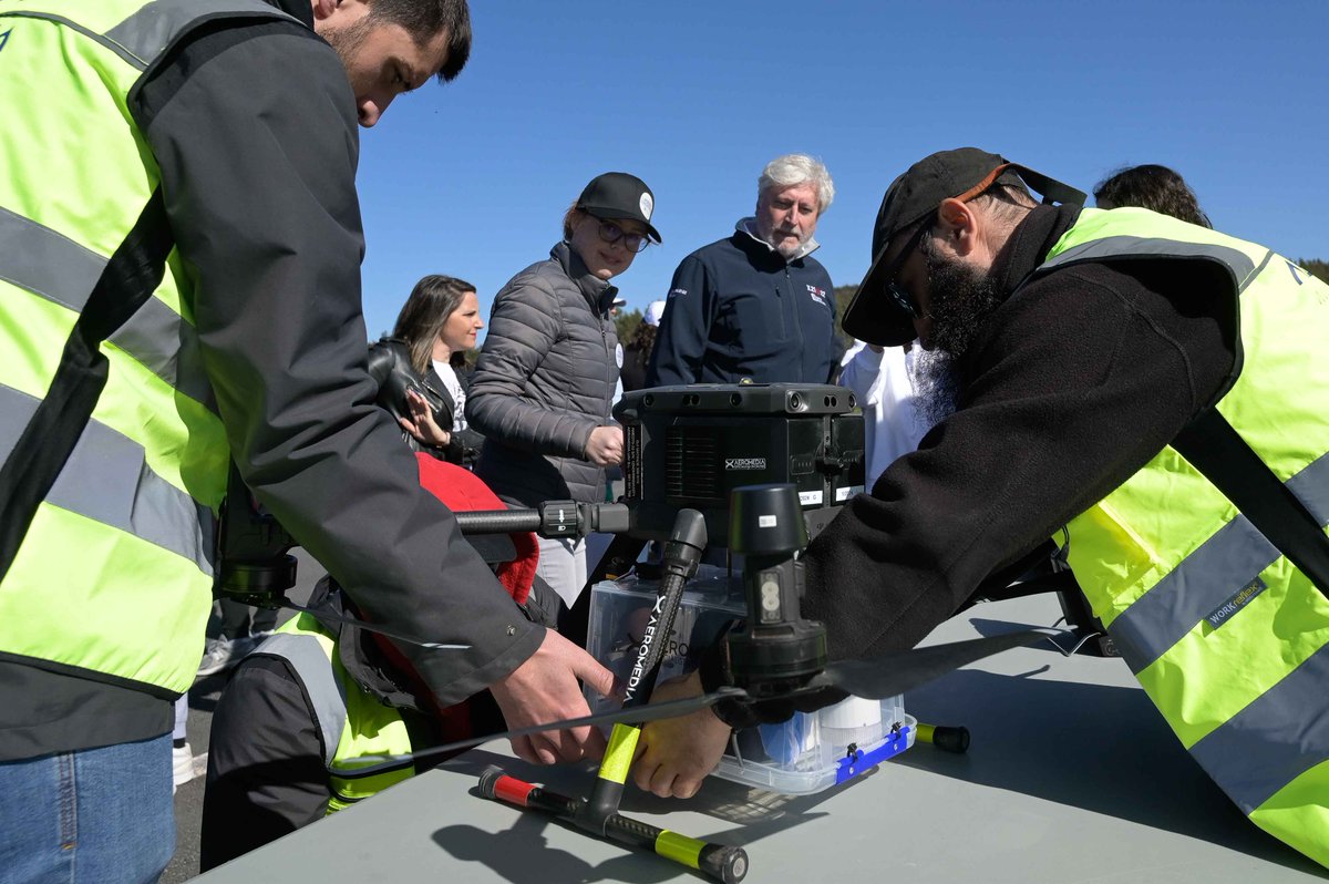 🛰️Hoxe no ceo de Cerceda deixáronse ver máis dunha vintena de satélites! Os 140 alumnos participantes no certame escolar Cansat 2024 da @esa competiron na fase rexional, deixando o listón ben alto 🥇Este venres coñeceremos ao equipo gañador ℹ️ xunta.gal/notas-de-prens…