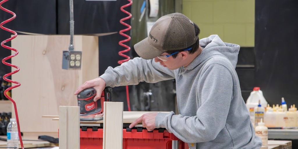StPaulCollege's tweet photo. The SkillsUSA State Conference was held this last weekend, and SPC students placed very well in many events, including five Gold winners. CONGRATS! All five first-place winners will be eligible to compete at the National SkillsUSA Conference. Read more: https://t.co/kV5AV8rnAx https://t.co/ro6X5ubYQt