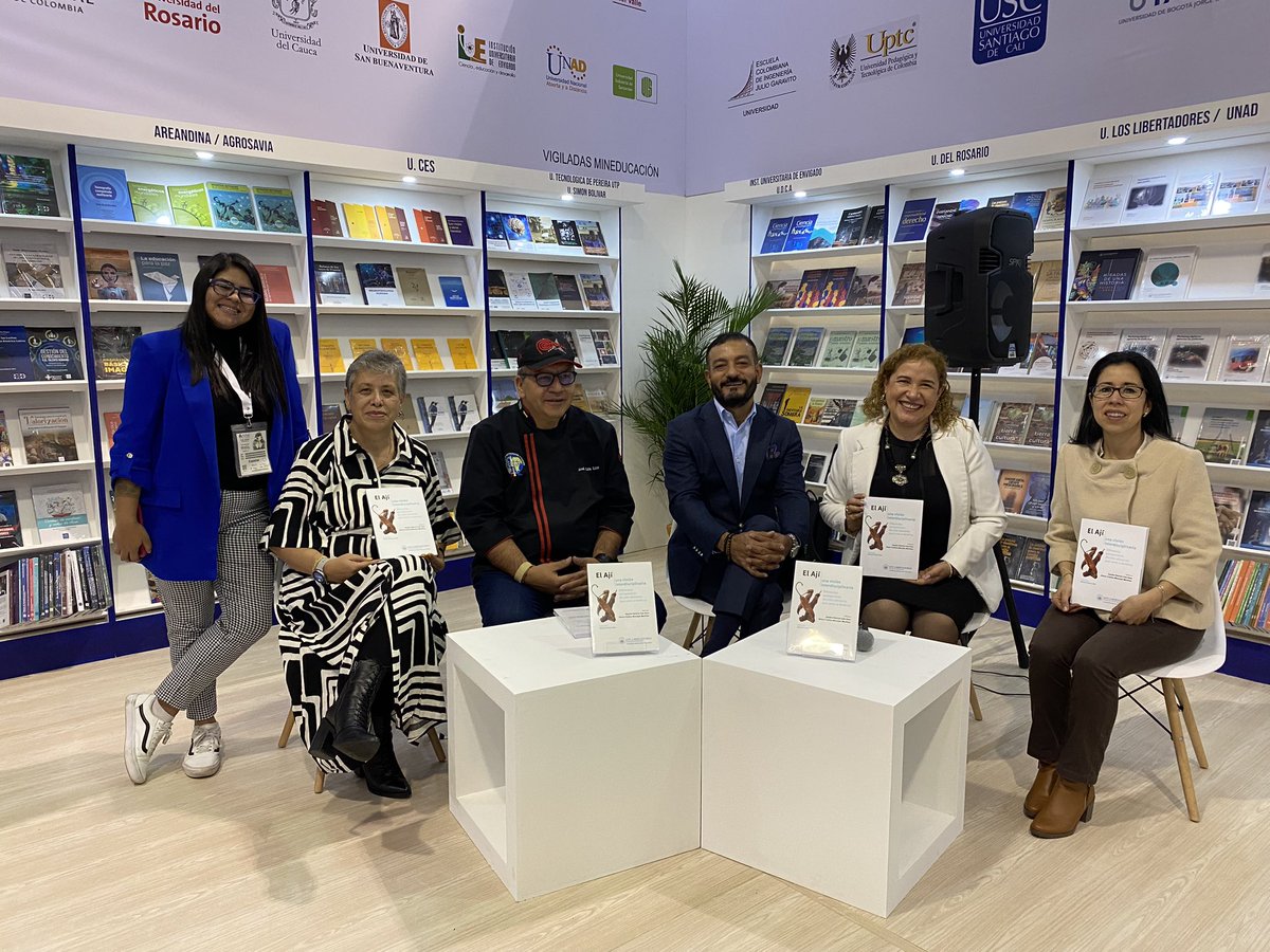 Hoy presentes en la <a href="/FILBogota/">FeriadelLibroBogotá</a> con la presentación del libro  ‘El Ají una Visión interdisciplinaria’ investigación de nuestra profesora Sandra Cote con el sello editorial Libertador.