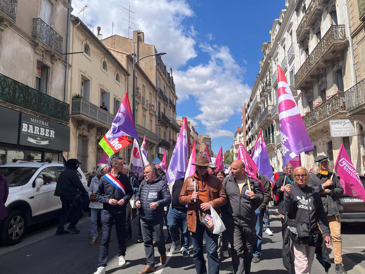 🔴 Le député LFI Sylvain Carrière et les insoumis présents en nombre à Béziers. Aux côtés de 3 000 syndicalistes, les insoumis ont manifesté pour les libertés et contre l’extrême droite à Béziers. Au cours de la marche, deux adhérents du syndicat Solidaires étudiants ont été