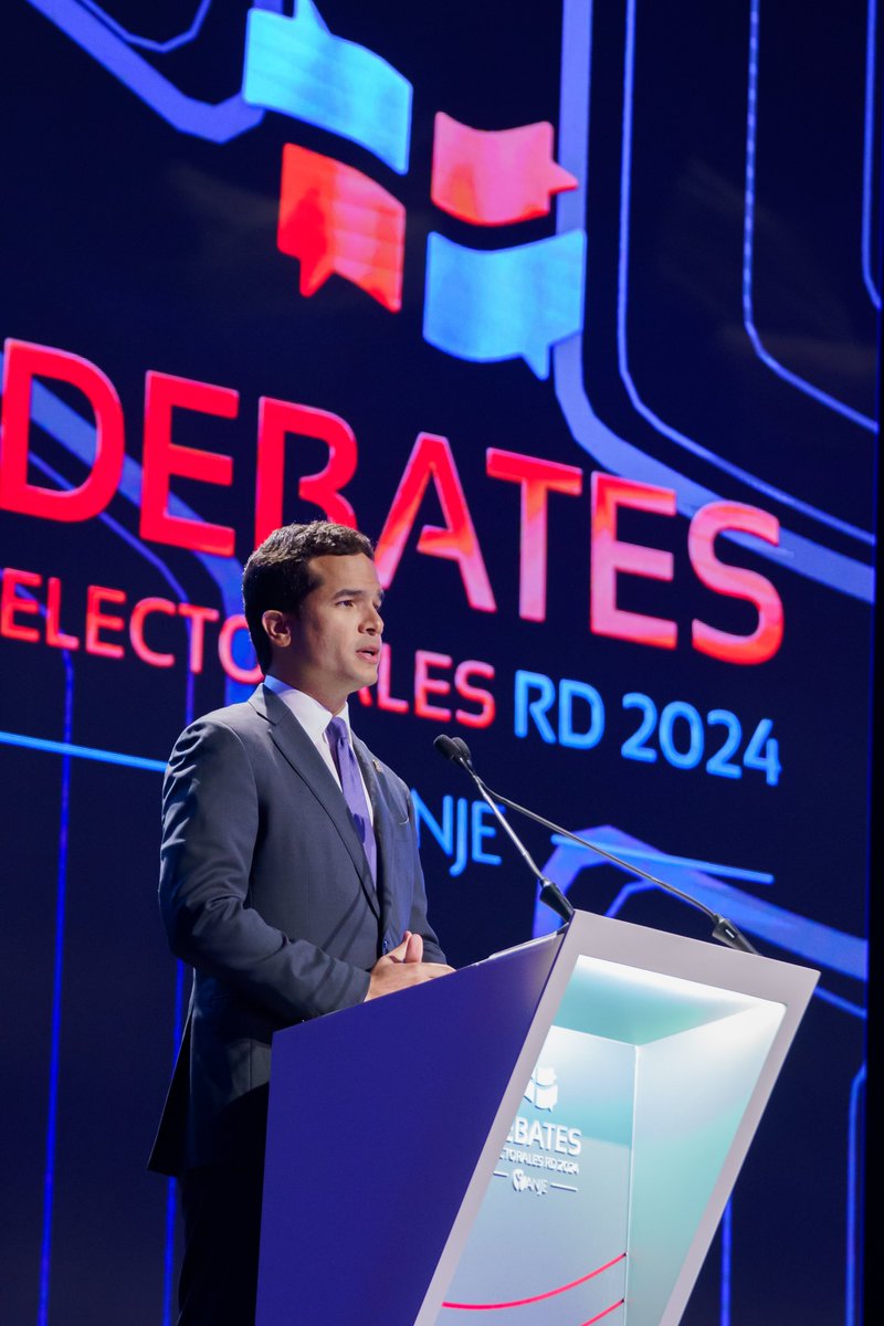 Esta campaña ha sido de las experiencias más maravillosas de mi vida. Cada desafío, es una nueva oportunidad para dar la milla extra y hacerlo bien.

Sentirán orgullo de su Senador.

#ElSenadorDeLaCapital 👌🏼