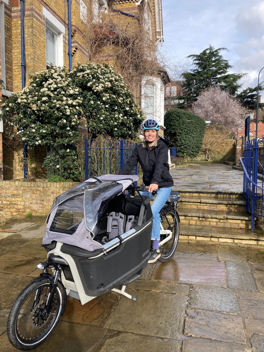 DHSPrep's tweet photo. On yer bike! Middle School Eco Ambassadors enjoy a hands on session learning about #Cagobike #electric bikes as a mode of sustainable transport with Sophie Brown from local e-bike supplier #Alsobikes. Brrring brrrring! π² https://t.co/TEoYsQYp2s