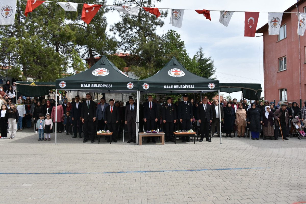 KaleKaymakamlig's tweet photo. İlçemizde 23 Nisan Ulusal Egemenlik ve Çocuk Bayramı Coşkuyla Kutlandı https://t.co/xsKxd5tbPB