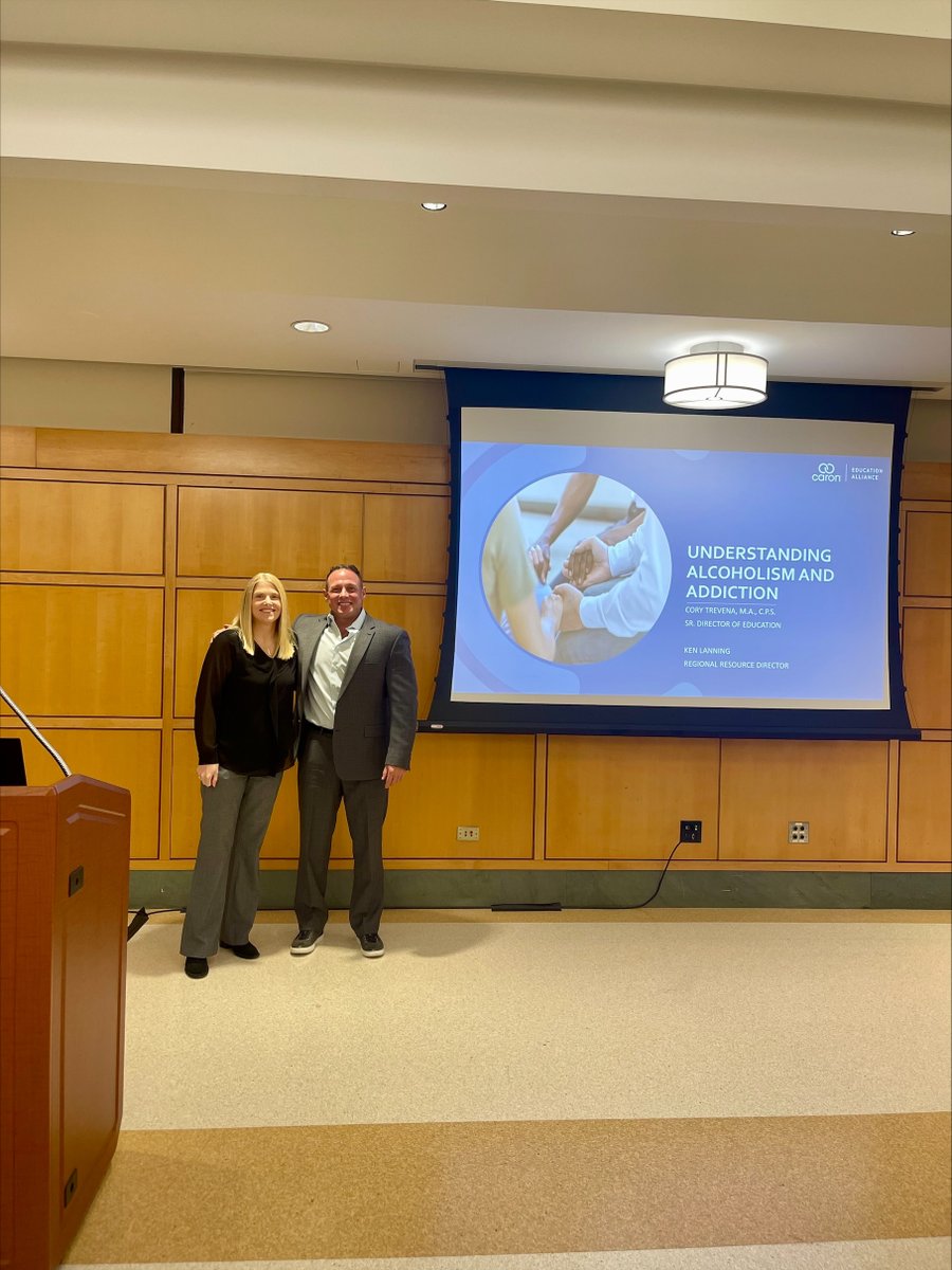 Caron's Kenneth Lanning and Cory Trevena visited @HofstraU to deliver an informative presentation, educating PsyD students about #AlcoholUseDisorder and #Addiction.

Thank you, Hofstra, for the opportunity to speak with future leaders about these important topics.