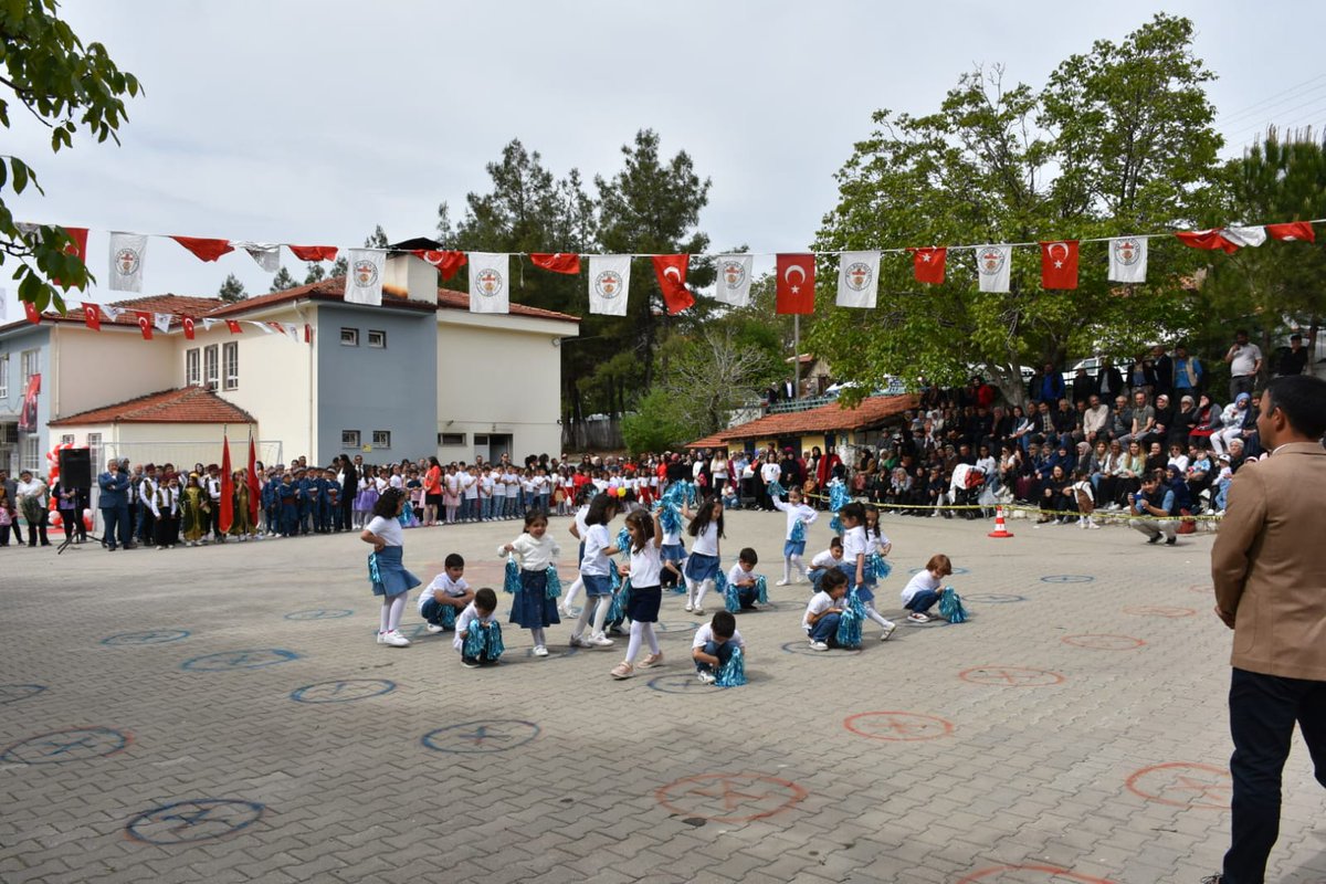 KaleKaymakamlig's tweet photo. İlçemizde 23 Nisan Ulusal Egemenlik ve Çocuk Bayramı Coşkuyla Kutlandı https://t.co/xsKxd5tbPB
