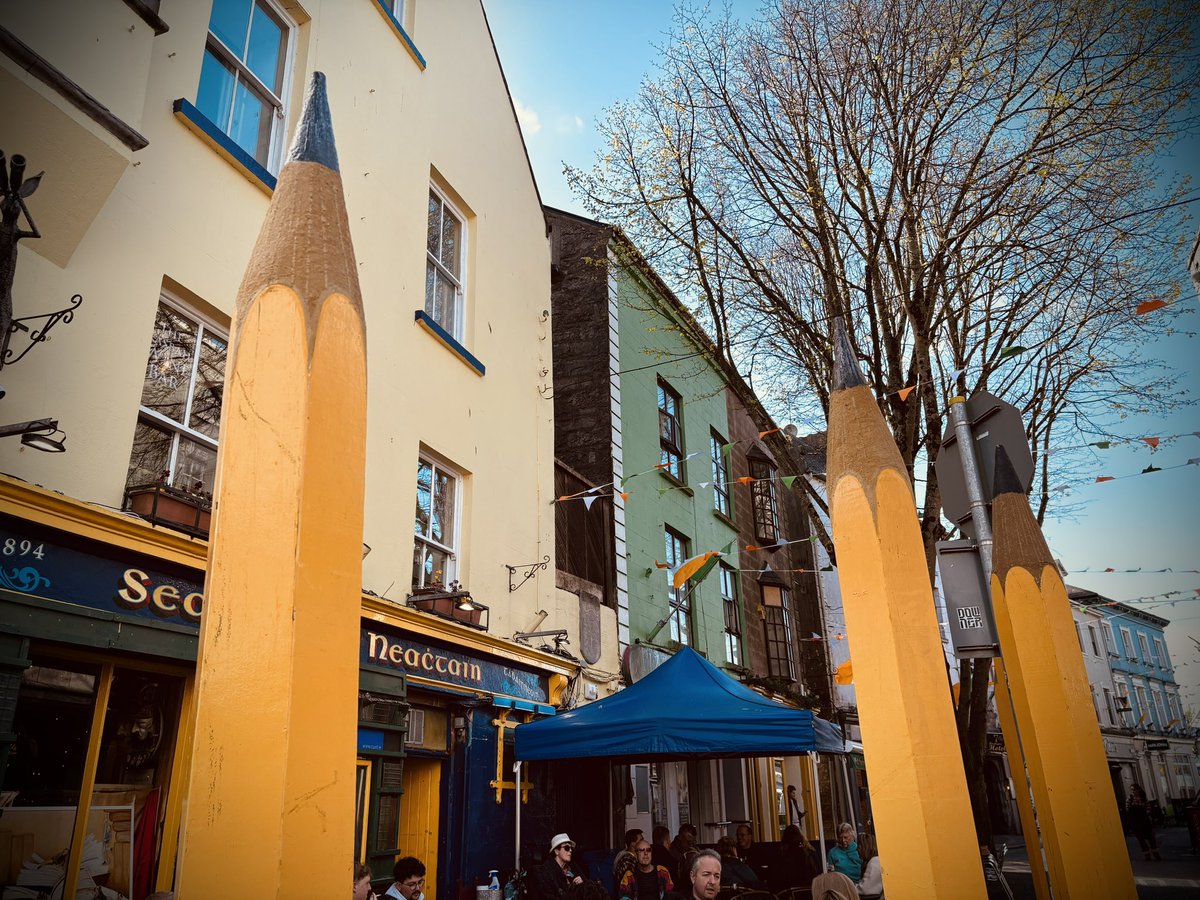 ✏️Cúirt’s back! 💛 And unlike the sunshine, it’s here all week. Get your tickets for Galway’s international literature festival at cuirt.ie #Cuirt2024