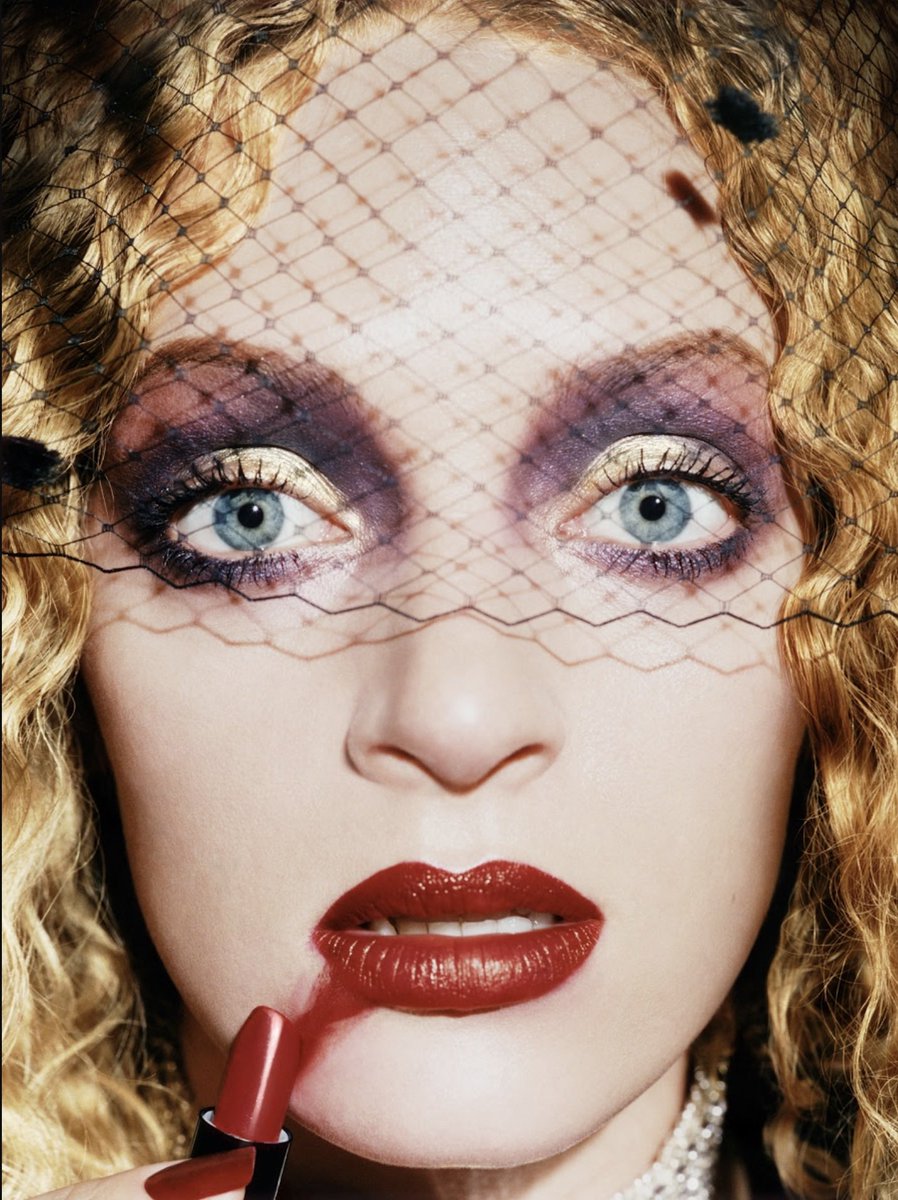 FeticheMag's tweet photo. 📸 David LaChapelle #HuntingFetiche 
El celebre fotógrafo y director estadounidense que se destaca por su estilo distintivo y surrealista.

Drew Barrymore: A Waitress - 1995
Uma Thurman: Gossip - 1997
Amanda Lepore: Addicted to Diamonds - 1997
#DavidLaChapelle https://t.co/24NACXXmPf