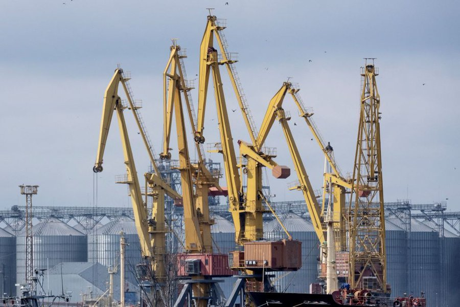 “We are likely to see a substantial slowdown in exports very soon because the country exported everything that it could,” Andrey Sizov told the Kyiv Independent. As of April 17, the volume of exports since the start of the marketing season, which started in July 2023 and ends in…