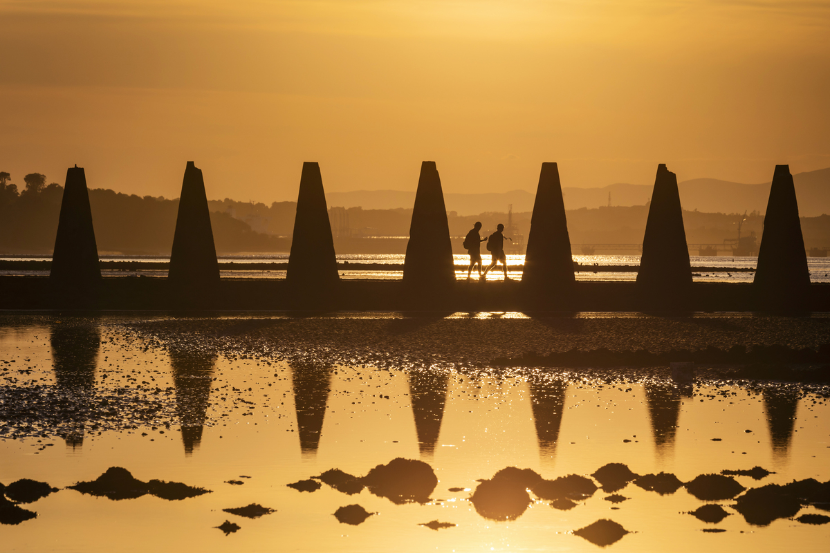 'Lochs tranquilles, vastes landes de bruyères, Highlands aux collines verdoyantes… ravissant le regard par leur splendeur bucolique, les panoramas écossais incitent à venir s’oxygéner et au « slow tourisme ». - @Le_Figaro / @VisitScotland 👉 voyageenecosse.lefigaro.fr