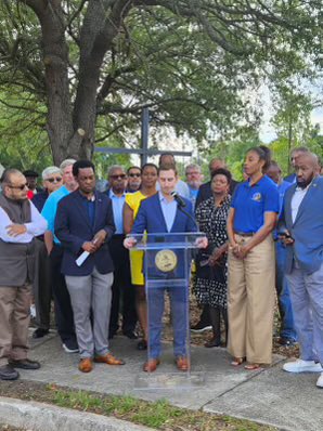 I’m incredibly grateful & proud of the men & women who stood together during our press conference yesterday. CMs @rahmanj, Gaffney, Clark-Murray, Carlucci & Pittman (in spirit) stood with our faith leaders to show we will not stand by while hate is spreading. #jaxpol #ilovejax