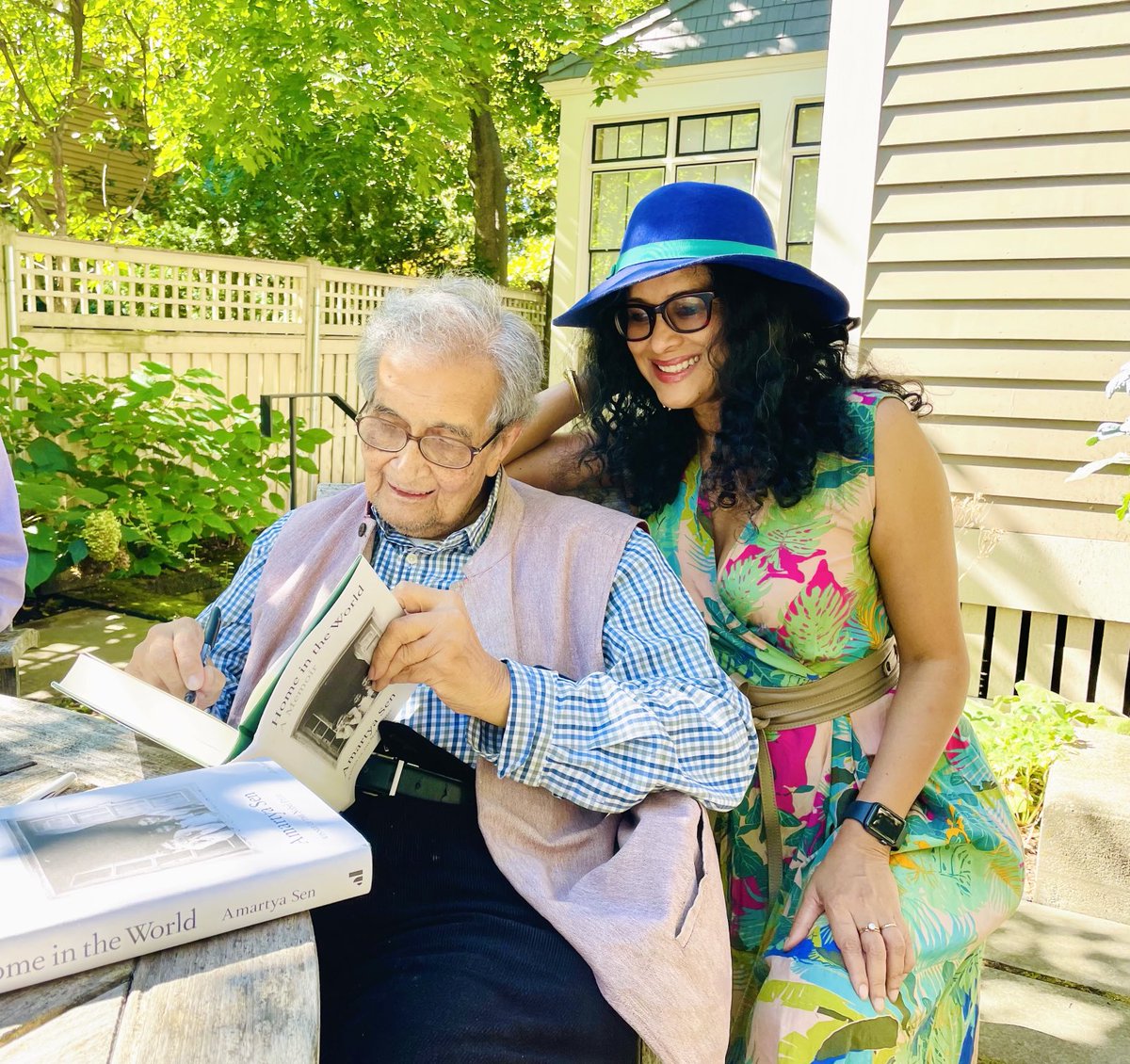 nandanadevsen's tweet photo. Meghla is ready to move the world—with Dadu! Three glorious years since my father’s #HomeInTheWorld &amp; my mother’s #Acrobat released ♥️📚

“Show me a family of readers and I will show you the people who move the world”—Napoleon Bonaparte

#AmartyaSen #NabaneetaDevSen #WorldBookDay https://t.co/Dbwwll19NB