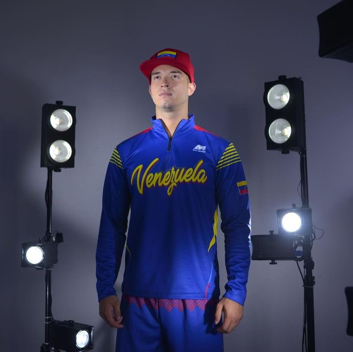 asofutbolcbo's tweet photo. ¡Nada mejor que lucir a la marca que viste a los campeones! 🔥

🤝🏻 @NewArrivalVE 

#AFC2024
#NewArrival https://t.co/J0KdUUS7m7