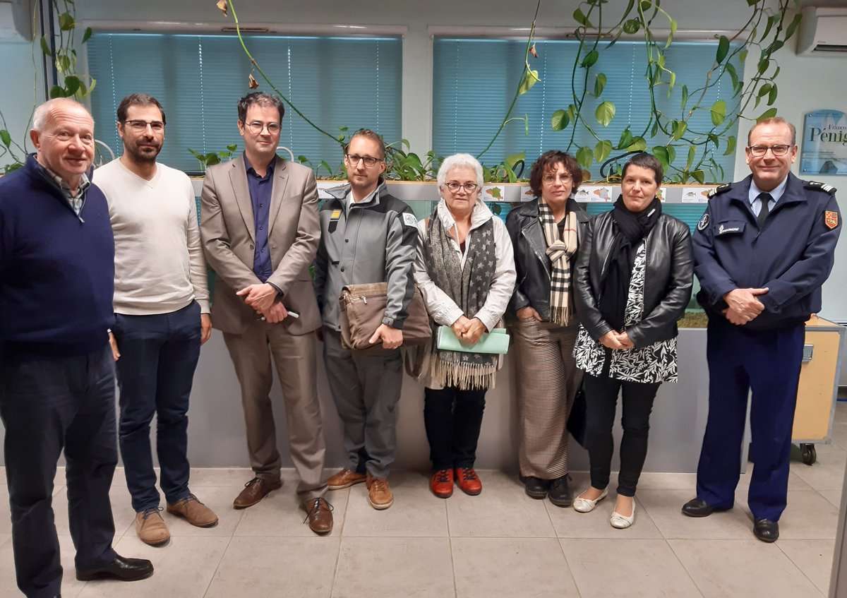 Parquet Angoulême (@pr_angouleme_) on Twitter photo 📸 Nouveau partenariat du Parquet d'#Angoulême pour la protection de l'environnement :
Mise en œuvre d'1 stage de citoyenneté environnement en lien avec l'<a href="/OFBiodiversite/">Office français de la biodiversité</a>, l'<a href="/associationaem/">Asso AEM</a>, la <a href="/LaFNPF/">Fédération Nationale de la Pêche en France</a> #Charente et le <a href="/Cen_NAquitaine/">CEN Nouvelle-Aquitaine</a>.
Objectif : allier la sanction à l'éducation. 📸 Nouveau partenariat du Parquet d'#Angoulême pour la protection de l'environnement :
Mise en œuvre d'1 stage de citoyenneté environnement en lien avec l'<a href="/OFBiodiversite/">Office français de la biodiversité</a>, l'<a href="/associationaem/">Asso AEM</a>, la <a href="/LaFNPF/">Fédération Nationale de la Pêche en France</a> #Charente et le <a href="/Cen_NAquitaine/">CEN Nouvelle-Aquitaine</a>.
Objectif : allier la sanction à l'éducation.
