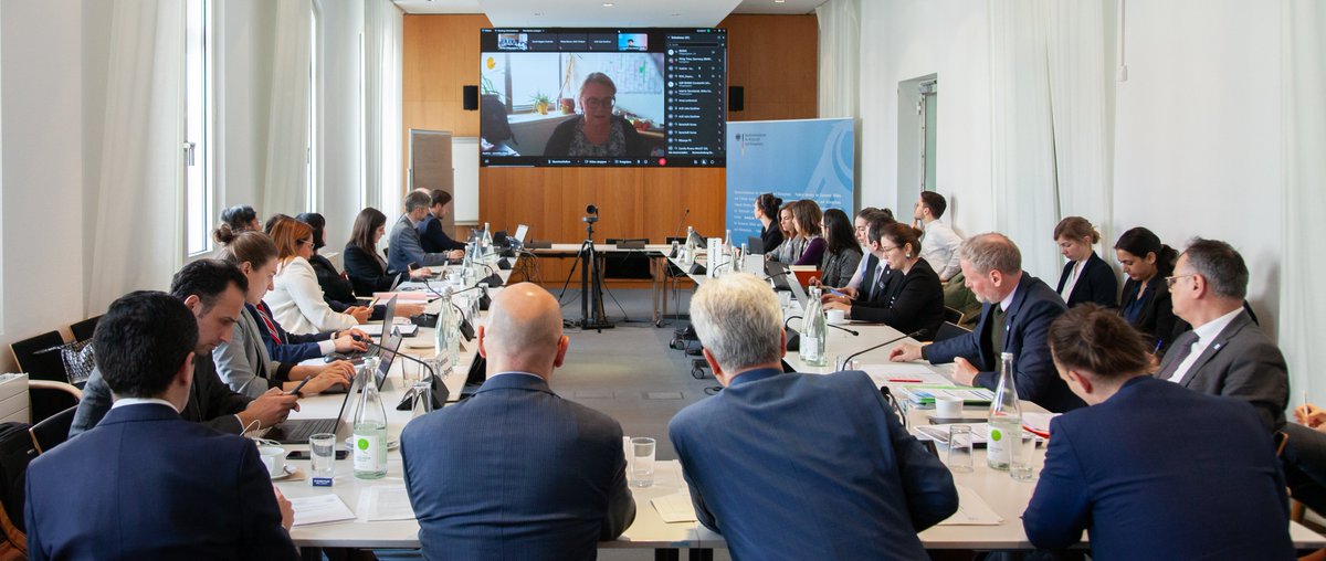 The #ClimateClub convened in Berlin today for the 1st strategic dialogue. Members discussed how the possible risks of ambitious climate policies, in particular carbon leakage, can be handled.