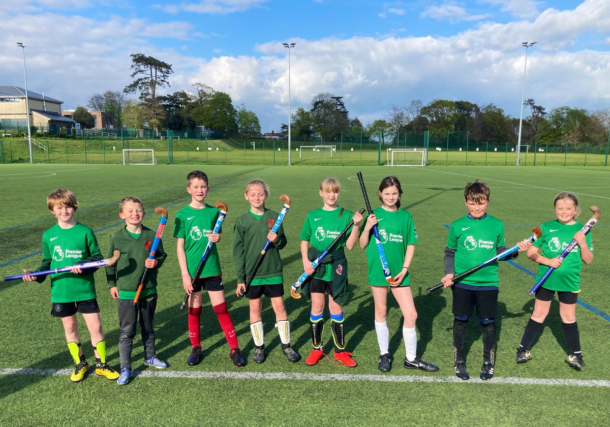 Our year 5/6 hockey team thoroughly enjoyed this afternoon’s festival at @UckColl_Sport 🏑