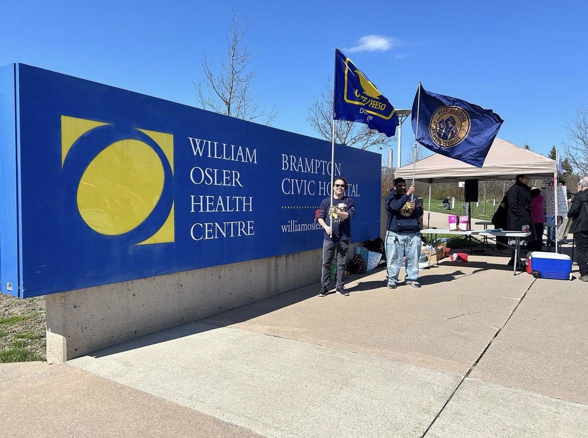 BramCalHC's tweet photo. THANK YOU to the over 100 PEOPLE who came to our protest outside #BramptonCivicHospital yesterday! #BramptonDeservesMore #CaledonDeservesMore #FairDealForPeel #HealthcarePrivatization #NoPrivateHospitals #OHIPForAll #5MoreHospitals #JusticeForBrampton #Healthcare #peelregion #OLA https://t.co/CurueDlyLc