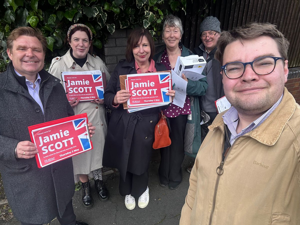 Straight after Cabinet and a quick dash at lunchtime in Selly Park in support of @JScottBSP with @BrumLeader @nickyebrennan @KarenInSellyOak . Jamie is going to make a very good @BrumLabour Councillor!