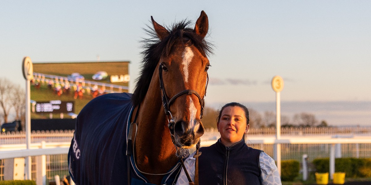 Photos from our Lansdown Stakes evening are now available to view! 📸 Thanks to our official raceday photographer - @megandentphoto brnw.ch/21wJ5Xs