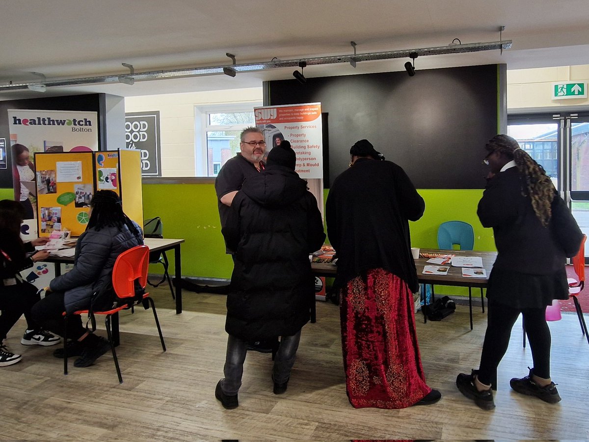 Great advice on a range of people's services and employment support provided by Andy and Asif at our event 😊 @Startswithyou1 #communitylinks #TeamLadybridge #support #TeamBolton @boltonathome