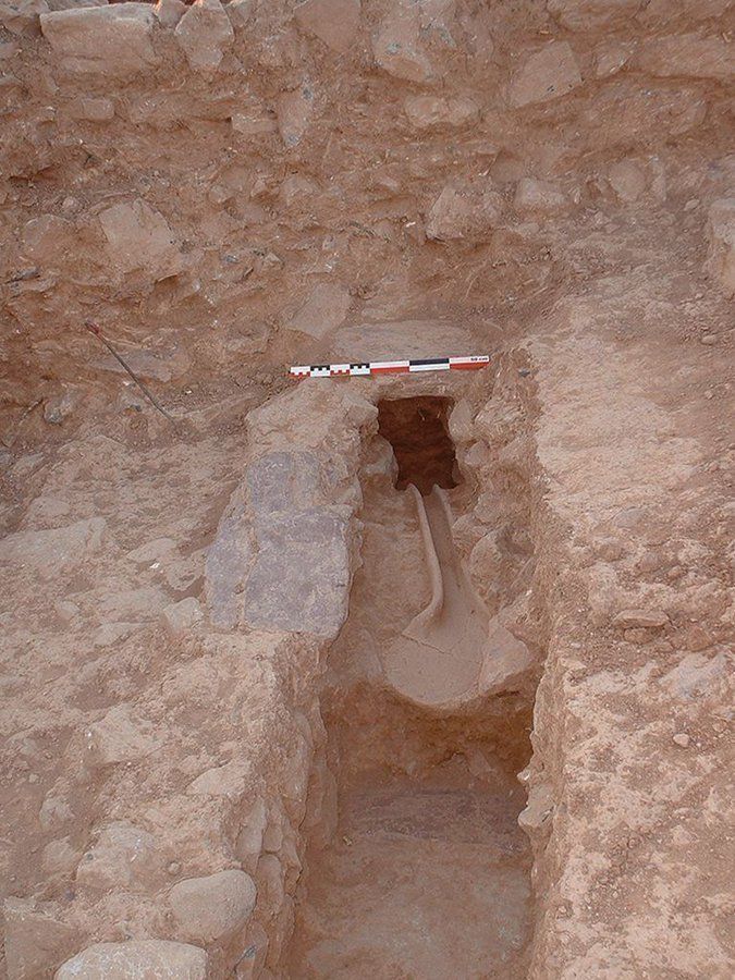 This is a drainage system from a Minoan domestic structure at Palaikastro, Crete. It initially didn't work, so a terracotta channel was added to correct the problem. Everyone makes mistakes, and in this regard past peoples were no different from us. 🆓 buff.ly/3SfpZDD