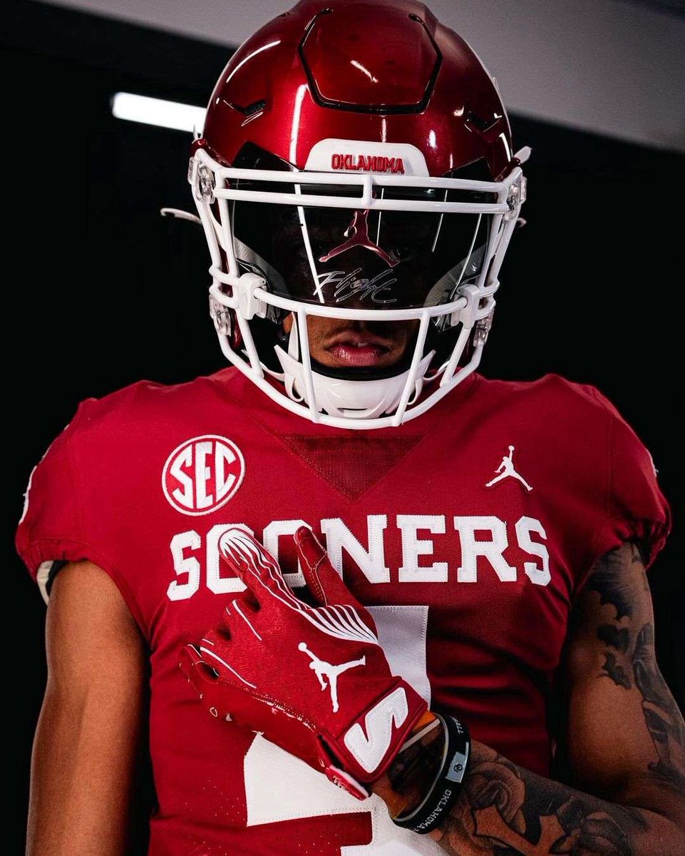 New #Sooners On3 Prediction ⭐⭐⭐⭐ 2025 CB Courtland Guillory 6'1” / 170 🏫 Klein Oak HS (Houston, TX) 🎚️ 70 ✍️ By Josh McCuistion 🎤⬇️ Oklahoma Recruiting Editor on3.com/db/courtland-g… #XXV