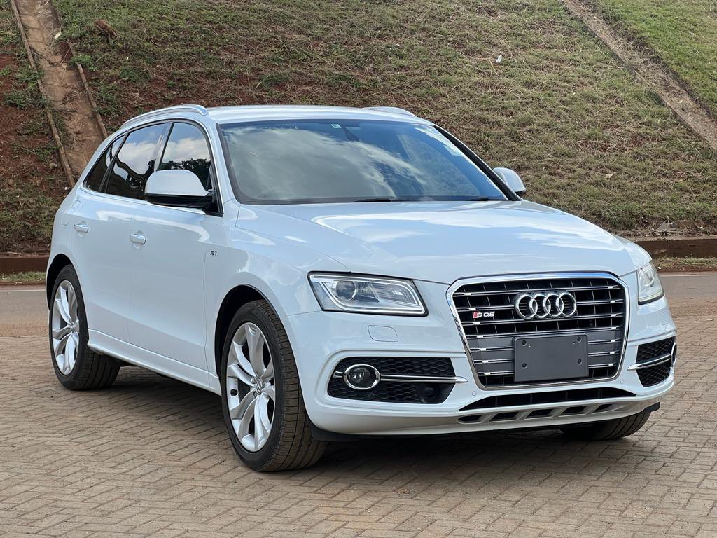KevMbugz's tweet photo. Ukitaka kujua wewe si introvert,kujia one of these units uone vile rodtrips utapiga nonstop,

None is problematic💯,a lifetime perfect choice if you ask me✅

15K for any successful lead.

F1)2016 Audi SQ5 KES 5.2M
F2)2016 Audi A3 KES 2.2M
F3)2016 VW  Variant KES 2.1M
F4)2016 VW Variant R line KES 2.15M

On site📍@kai_and_karo 
Contact Kev:☎️0796943616
