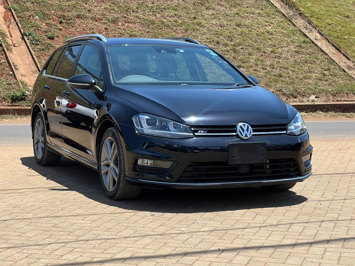 KevMbugz's tweet photo. Ukitaka kujua wewe si introvert,kujia one of these units uone vile rodtrips utapiga nonstop,

None is problematic💯,a lifetime perfect choice if you ask me✅

15K for any successful lead.

F1)2016 Audi SQ5 KES 5.2M
F2)2016 Audi A3 KES 2.2M
F3)2016 VW  Variant KES 2.1M
F4)2016 VW Variant R line KES 2.15M

On site📍@kai_and_karo 
Contact Kev:☎️0796943616