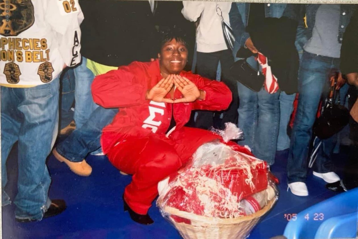 19 years ago today (at an undisclosed hour), 55 women crossed those burning sands into the ABSOLUTELY Alpha Chi chapter of Delta Sigma Theta Sorority, Inc!

Happy DELTAversary to The 55 C.O.C!  🐘🔺

#AOML