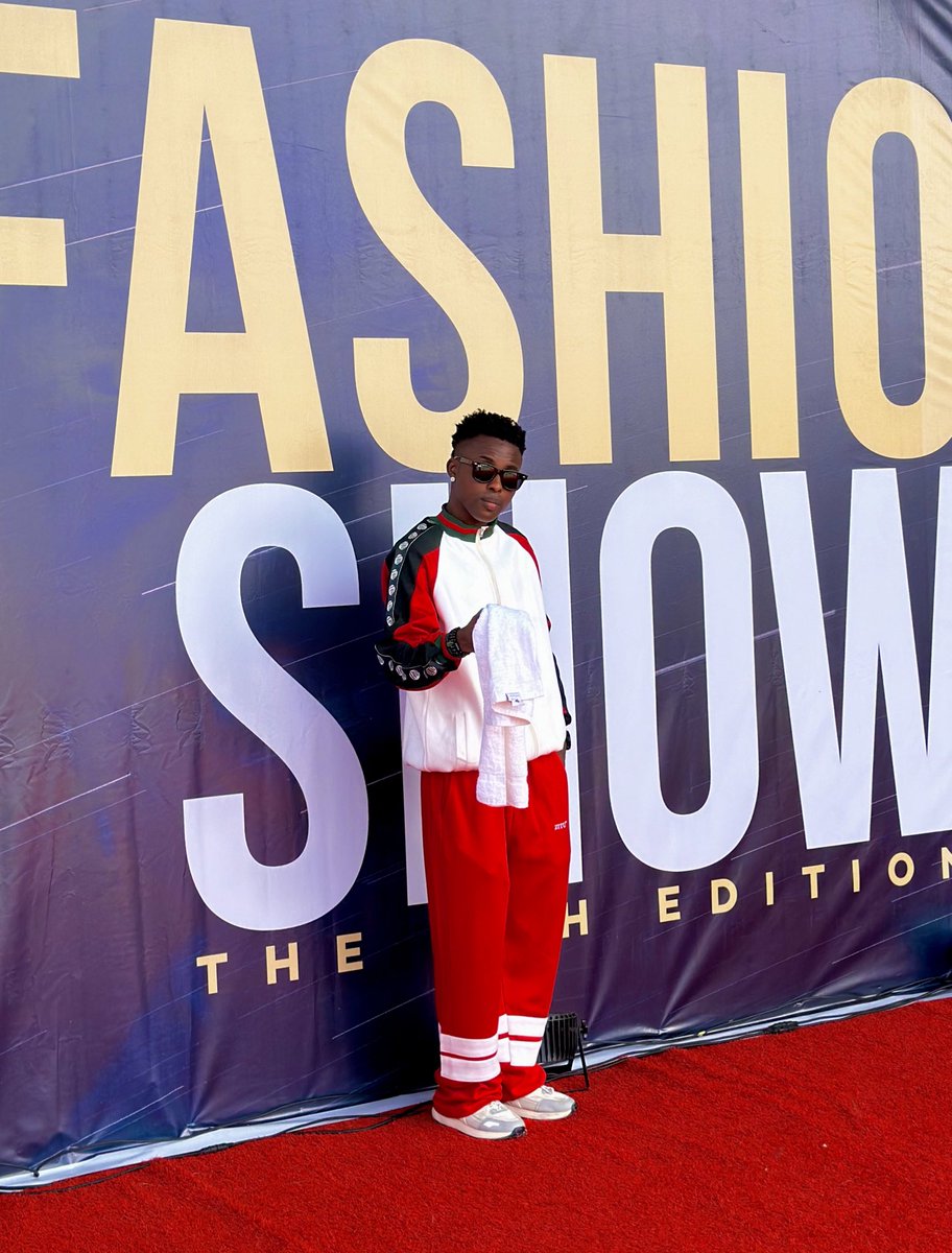iamericardo's tweet photo. Host duties for the Longest Fashion Show in the world !
I’m outside today for @ify_pineapple as they create 100 hours of history.
#ifypineapple #wflf #longestfashionrunway #100hoursmarathon https://t.co/WrTCvhaU24