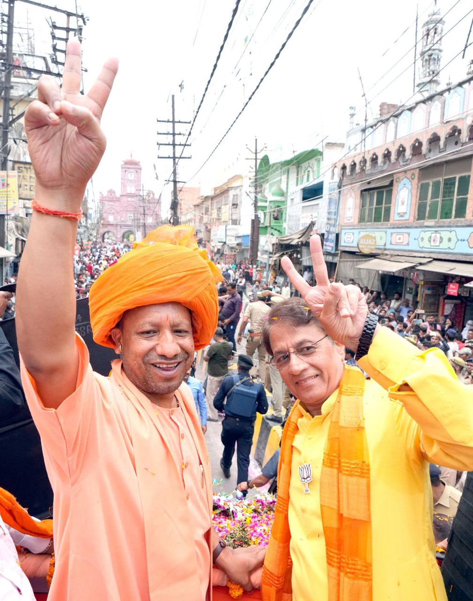 UpKiRaftaarGovt's tweet photo. BJP: UP mein 80/80 seats kon jitwayega?
UPWale : "Look at your Keyboard between 𝐐 and 𝐑" 😎
.
.
#narendramodi #yogiadityanath #modisarkar #voteformodi #EandY https://t.co/LCazS3DXGk