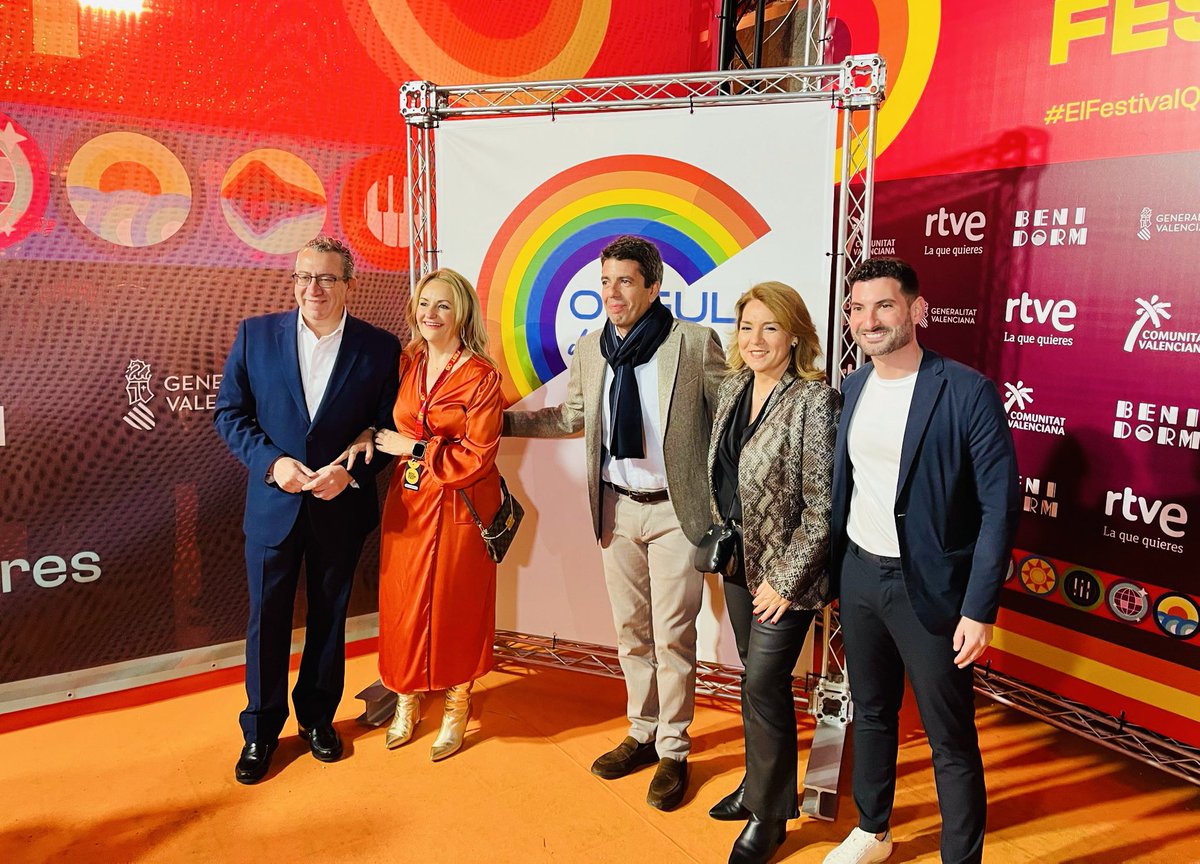 stesorianogomez's tweet photo. 🫂 La diferencia entre @SocialistesVal y @ppcv es que nosotros/as nos creemos una Comunitat Valenciana 🔵🔴🟡 diversa y librr🌈 mientras ellos/as únicamente la defienden si hay polémica 🤦🏽♂️
#OrgullDeComunitat🌈 https://t.co/n1MsdzYbC2