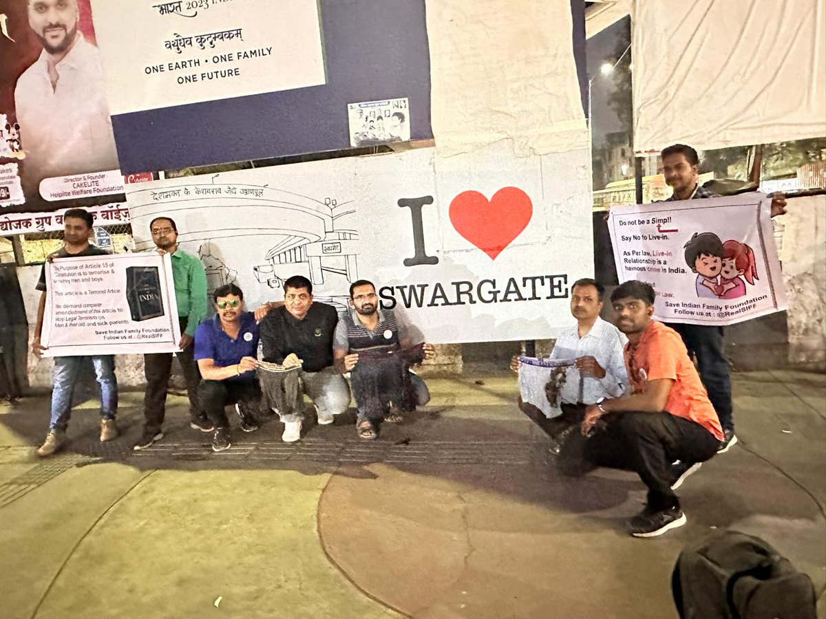 Rads0071's tweet photo. #BurnYourUnderwear
#ChaddiProtestAgainstRahul 
#RahulsIncelFactory 

Indian men are getting angry at the anti male &amp; anti-boy Congress party.

Congress party hates men and boys.

#Novote4Congress https://t.co/BQf2iyqjMA