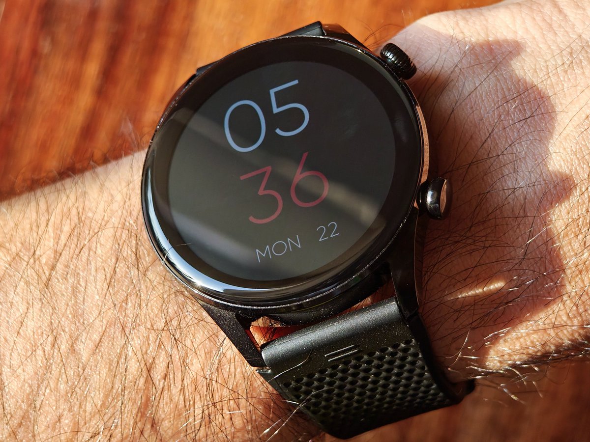 athenil_media's tweet photo. Indian phone maker @LavaMobile announced its first set of @ProZone_In smartwatches today, at an introductory price of ₹2,599. ⁣
⁣
We have been using the circular ZN variant since last week, and here are our initial impressions: ⁣
⁣
Pros:
• Good build quality around the dial⁣
• ⁠Rotating crown button⁣
• ⁠Bright AMOLED display, rich colors, and always-on display⁣
• ⁠PPG with continuous heart rate, SpO2, and stress measurements⁣
• ⁠Week-long battery ⁣
⁣
Cons:
• Silicone strap feels cheap⁣
• ⁠Manual SpO2 and stress measurement takes long⁣
• ⁠No automatic workout tracking⁣
• ⁠Low-quality watchfaces⁣
⁣
We will be testing it over the next few days. Stay tuned and follow @athenil_media for similar content.
