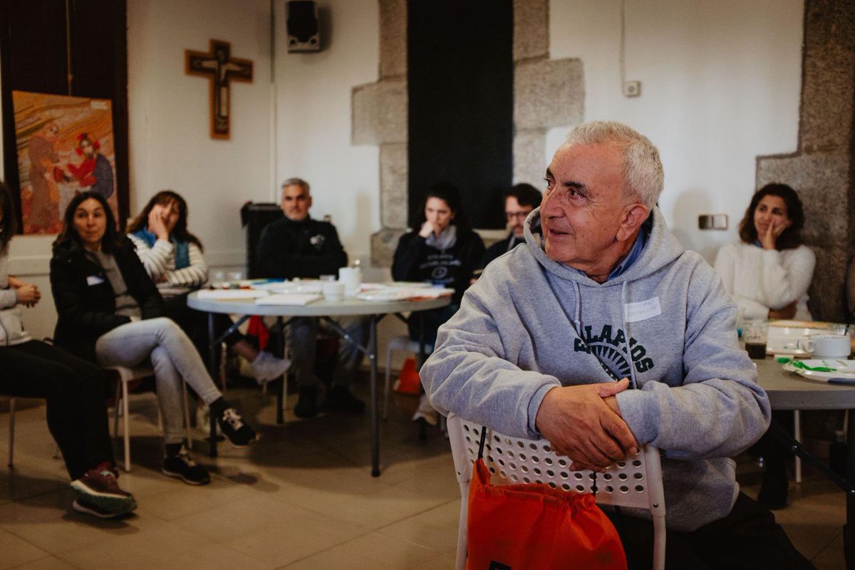 EscolapiosBTN's tweet photo. Encuentro Sicar 2024: fortaleciendo la Vocación Educadora Escolapia
El pasado fin de semana tuvo lugar en nuestra casa de Cercedilla el encuentro Sicar 2024.
#MiLugar #escolapiosBtn #sicar
👉 https://t.co/LQfZ7Cu8zJ https://t.co/ybbEn8yv4D