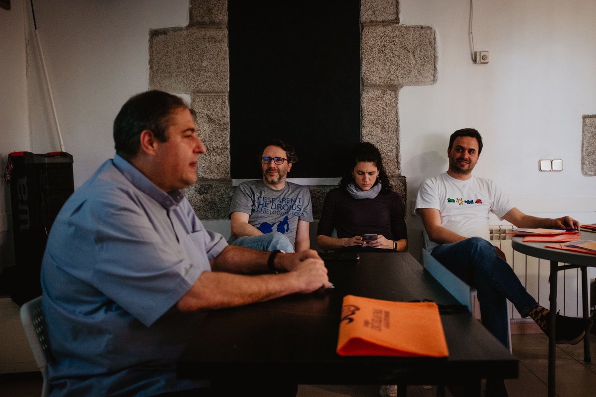 EscolapiosBTN's tweet photo. Encuentro Sicar 2024: fortaleciendo la Vocación Educadora Escolapia
El pasado fin de semana tuvo lugar en nuestra casa de Cercedilla el encuentro Sicar 2024.
#MiLugar #escolapiosBtn #sicar
👉 https://t.co/LQfZ7Cu8zJ https://t.co/ybbEn8yv4D