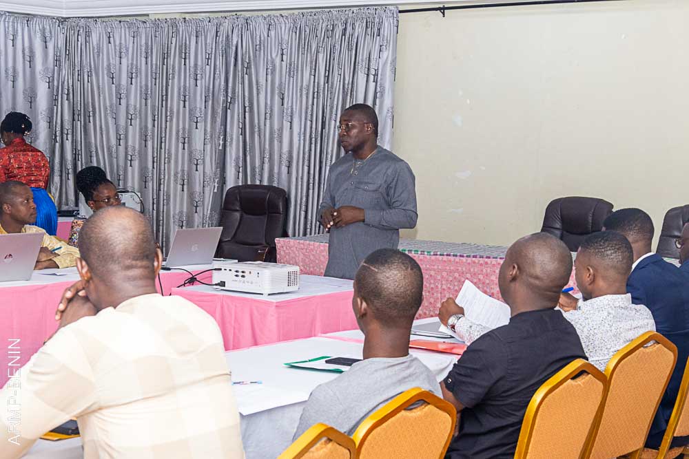 ArmpBenin's tweet photo. Cette session de formation qui regroupe les #PRMP et les Chefs des #CCMP de 20 Agences d'État permettra à ceux-ci d'avoir une parfaite maîtrise des critères techniques pour le montage d'un #DAO et d'attribution d'un marché de travaux. Elle prendra fin le vendredi 26 avril 2024 https://t.co/SbVQrEZr5j