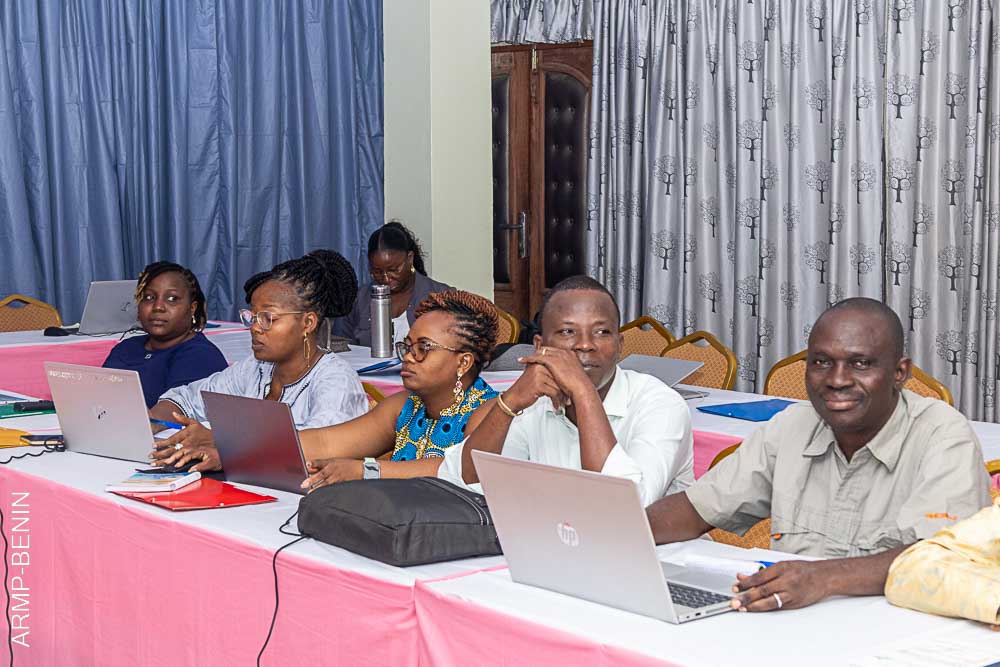 ArmpBenin's tweet photo. Cette session de formation qui regroupe les #PRMP et les Chefs des #CCMP de 20 Agences d'État permettra à ceux-ci d'avoir une parfaite maîtrise des critères techniques pour le montage d'un #DAO et d'attribution d'un marché de travaux. Elle prendra fin le vendredi 26 avril 2024 https://t.co/SbVQrEZr5j