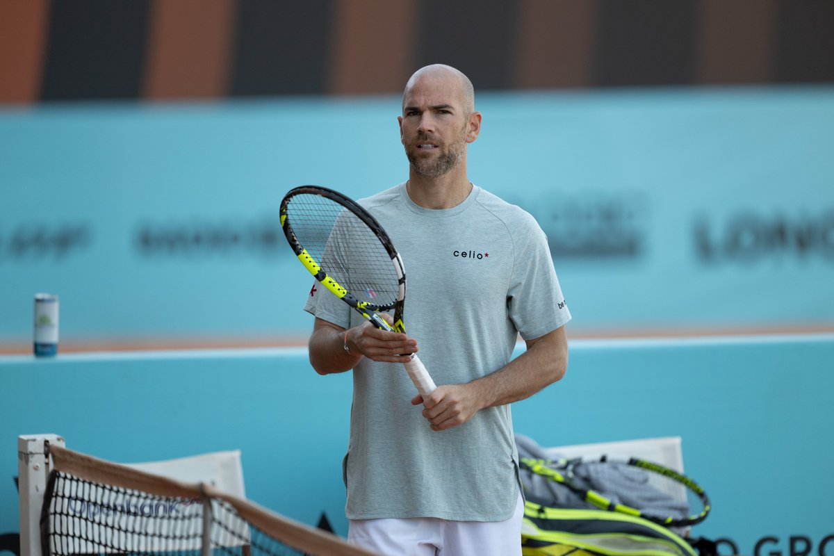 Annonce divine ! 
@AdrianMannarino n°20 au classement ATP rejoint la normal* team avec celio en équipementier.
RDV sur le court dès vendredi 🔥