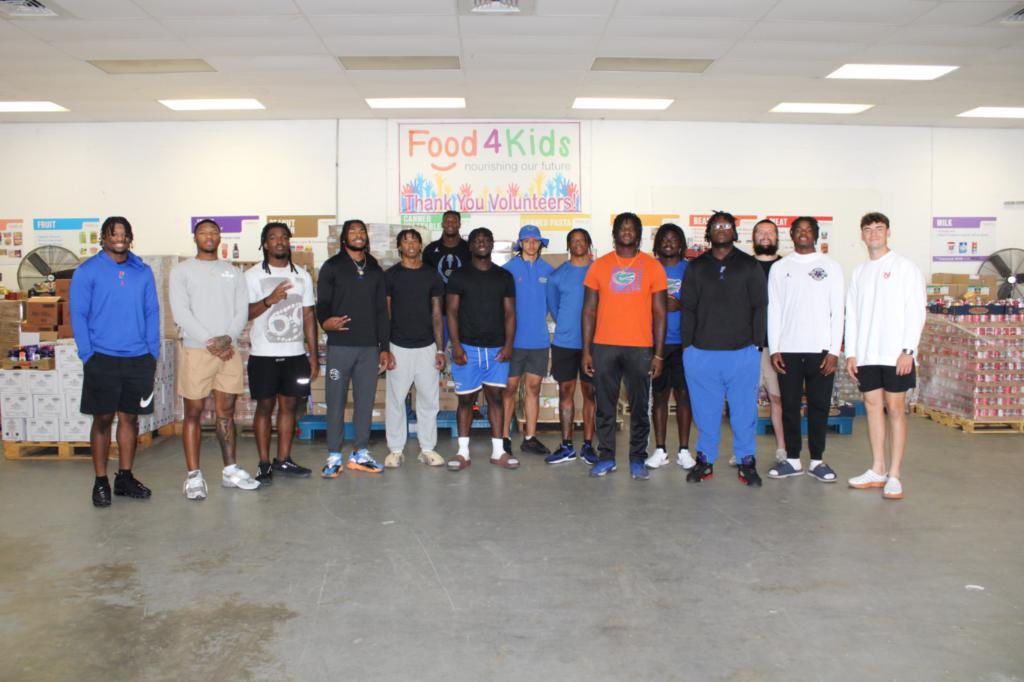 Yesterday, we understood that the power of teamwork goes beyond the field. Seeing the difference Food4Kids makes, we're working for change. Let’s keep it going; donate to Food4Kids on April 25th during the Amazing Give! @f4knfl @FL_Victorious #GoGators #FVFoundation