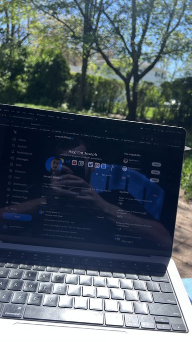 This morning I was overtaken by BRAIN FOG  My solution...  Move your workspace outside for the day. https://t<a href="/tag/buildinpublic"class="tags"><span>#buildinpublic</span></a>